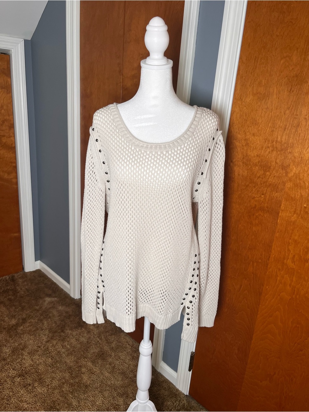 Rock & Republic Cream Open Knit Long Sleeve Sweater. 100% cotton size XL.